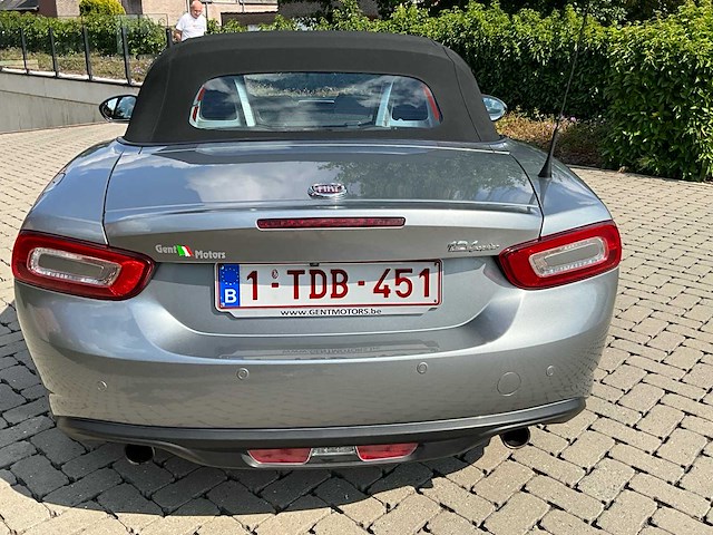 2017 fiat 124 spider personenauto - afbeelding 37 van  41