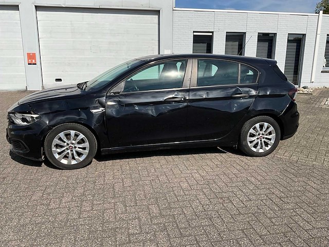 2017 fiat tipo personenauto - afbeelding 12 van  25