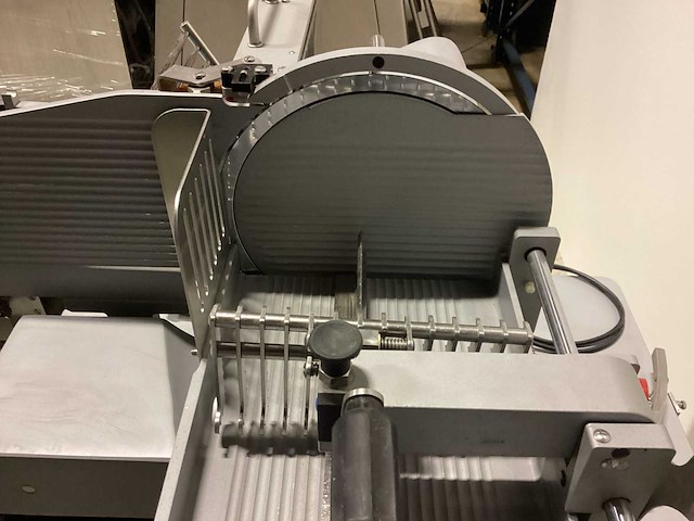 2017 graef va800 met interleaver tafelsnijmachine - afbeelding 7 van  8