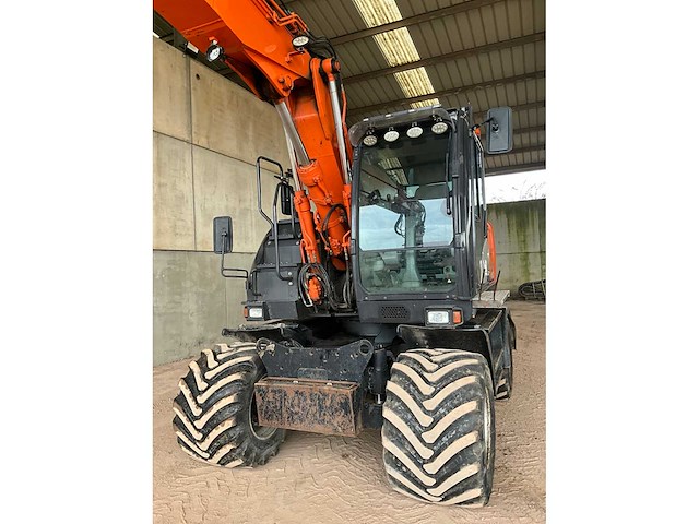 2017 hitachi zx140w-6 banden graafmachine - afbeelding 31 van  32