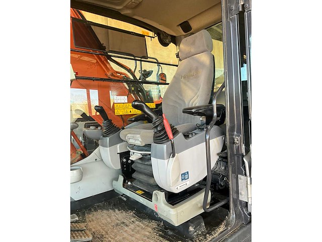2017 hitachi zx210lc-6 rupsgraafmachine - afbeelding 13 van  23