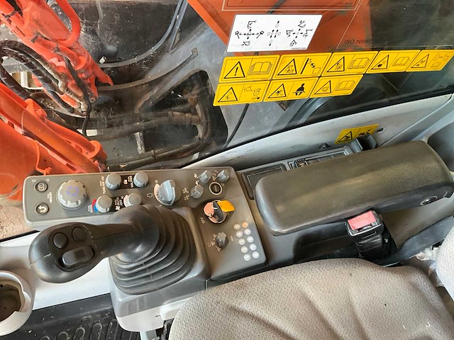 2017 hitachi zx210lc-6 rupsgraafmachine - afbeelding 14 van  23