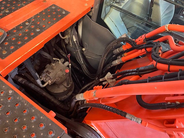 2017 hitachi zx210lc-6 rupsgraafmachine - afbeelding 16 van  40