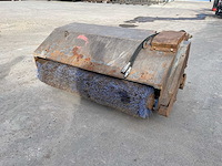 2017 hydraulische veegborstel met bobcataansluiting - afbeelding 1 van  8