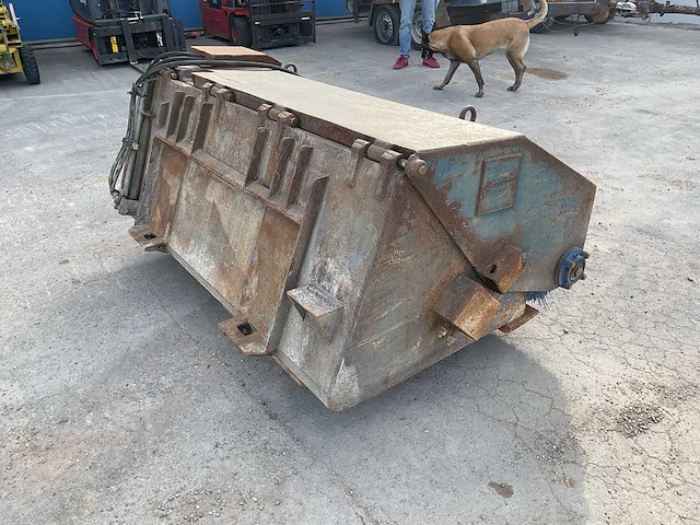 2017 hydraulische veegborstel met bobcataansluiting - afbeelding 5 van  8