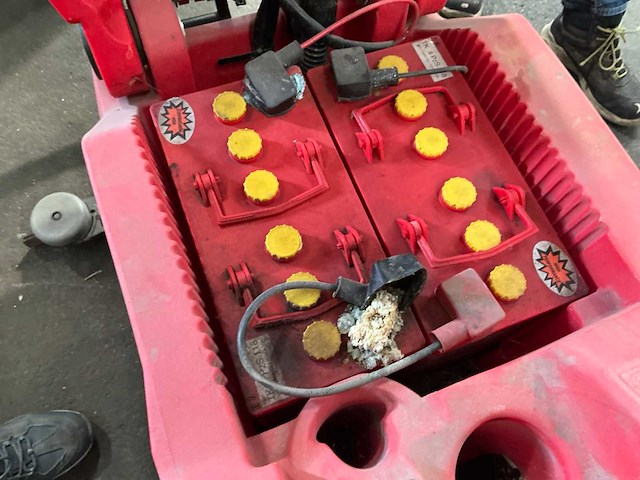 2017 ip cleaning ct70 bt70 zelfrijdende veegmachine - afbeelding 2 van  13