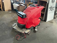 2017 ip cleaning ct70 bt70 zelfrijdende veegmachine