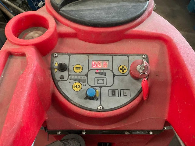 2017 ip cleaning ct70 bt70 zelfrijdende veegmachine - afbeelding 10 van  13
