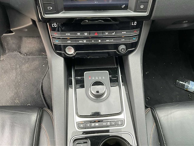 2017 jaguar f-pace 20d awd - afbeelding 15 van  49