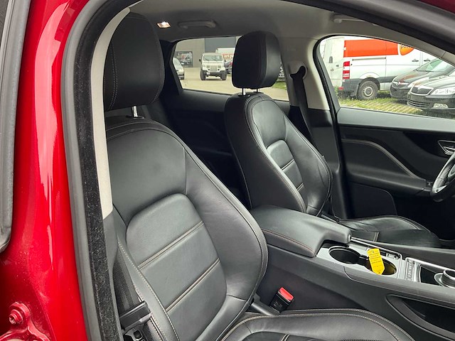 2017 jaguar f-pace 20d awd - afbeelding 37 van  48