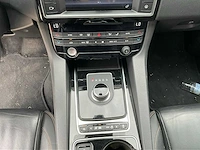 2017 jaguar f-pace 20d awd - afbeelding 15 van  49