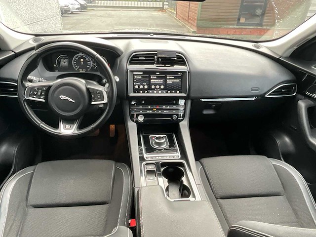 2017 jaguar f-pace r sport personenauto - afbeelding 8 van  40