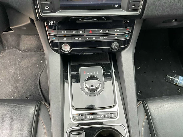 2017 jaguar f-pace - afbeelding 19 van  49