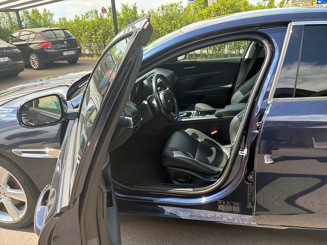 2017 jaguar xe auto - afbeelding 10 van  62