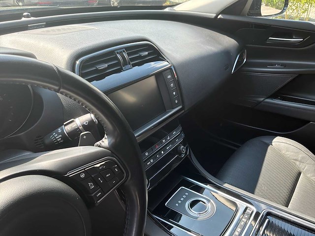 2017 jaguar xe auto - afbeelding 14 van  62