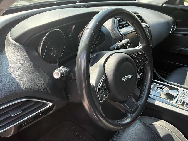 2017 jaguar xe auto - afbeelding 16 van  62
