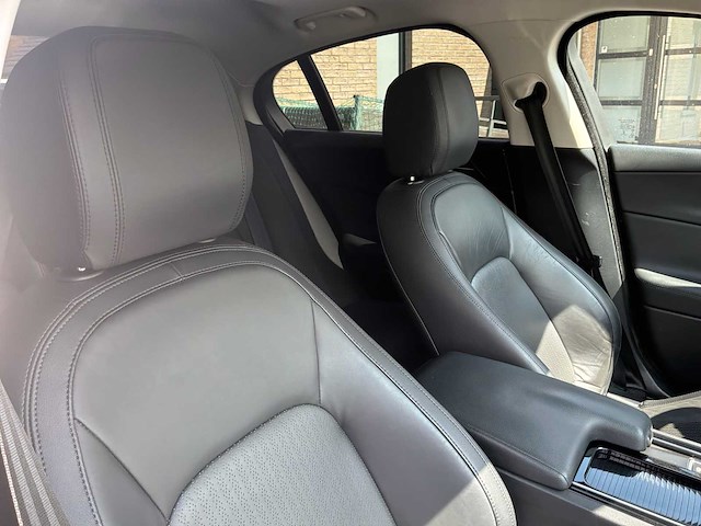 2017 jaguar xe auto - afbeelding 38 van  62