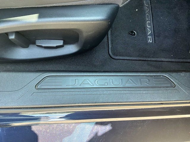 2017 jaguar xe auto - afbeelding 41 van  62