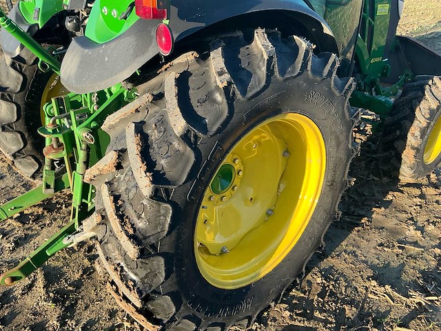 2017 john deere 4049r landbouwtractor - afbeelding 15 van  28