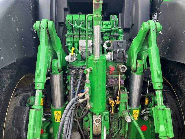 2017 john deere 6r230 vierwielaangedreven landbouwtractor - afbeelding 5 van  25