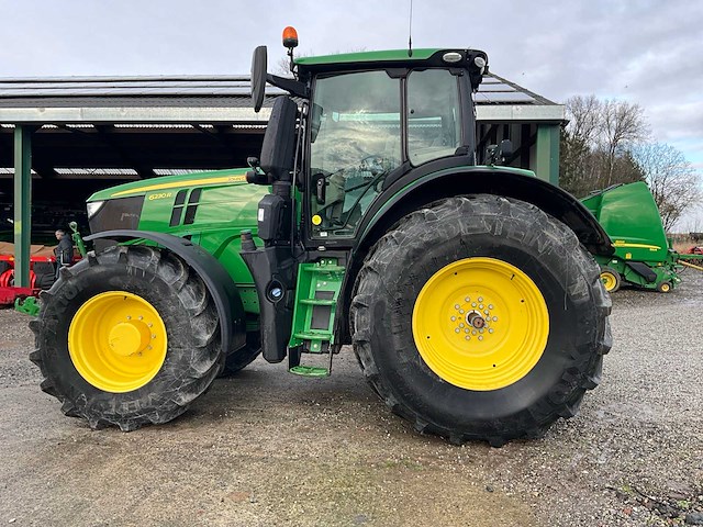 2017 john deere 6r230 vierwielaangedreven landbouwtractor - afbeelding 24 van  25