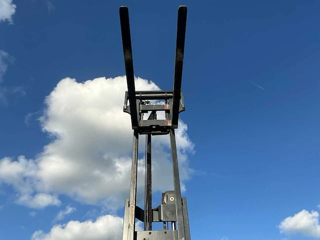 2017 linde r12n-01 reach truck container versie - afbeelding 16 van  111