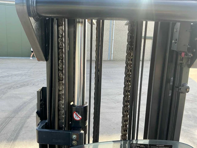 2017 linde r12n-01 reach truck container versie - afbeelding 22 van  111