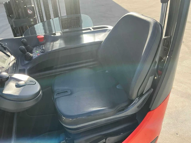 2017 linde r12n-01 reach truck container versie - afbeelding 72 van  111