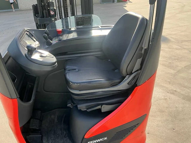 2017 linde r12n-01 reach truck container versie - afbeelding 73 van  111