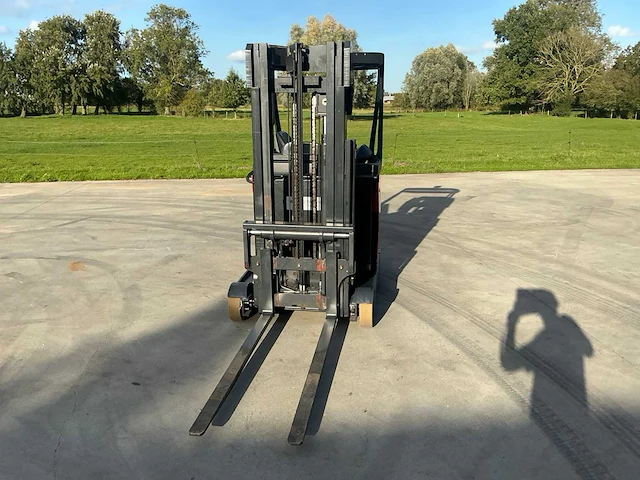 2017 linde r12n-01 reach truck container versie - afbeelding 33 van  111