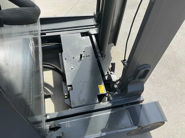 2017 linde r14 reach truck - afbeelding 17 van  43