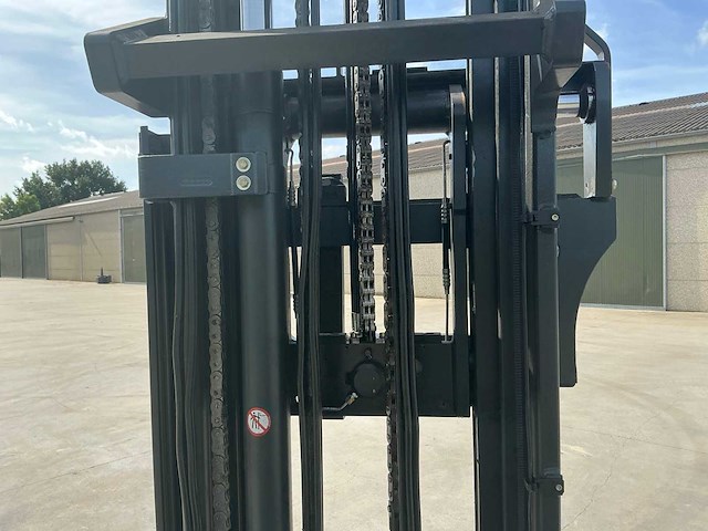 2017 linde r14 reach truck - afbeelding 24 van  51