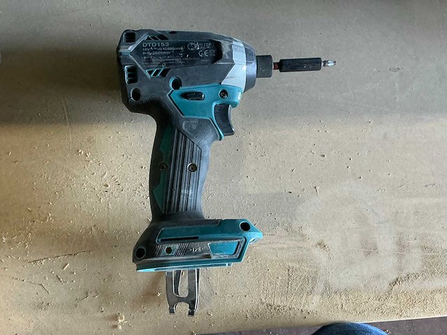 2017 makita dhs680 cirkelzaagmachine - afbeelding 2 van  12