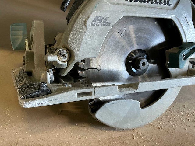 2017 makita dhs680 cirkelzaagmachine - afbeelding 9 van  12