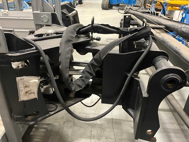 2017 manitou 2.45/5 mt werkplatform - afbeelding 2 van  11