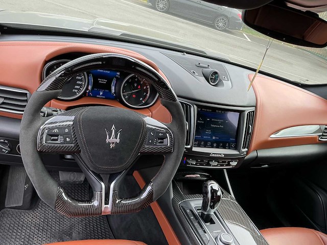 2017 maserati levante s personenauto - afbeelding 10 van  27
