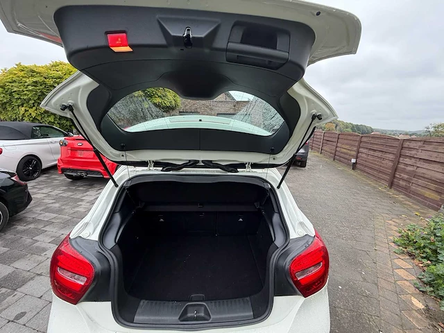 2017 mercedes-benz a 180 245g personenauto - afbeelding 14 van  32
