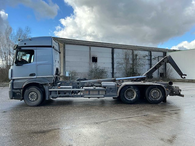 2017 mercedes-benz actros 963-0-c, 6x2 vrachtwagen met haakarmsysteem - afbeelding 64 van  74
