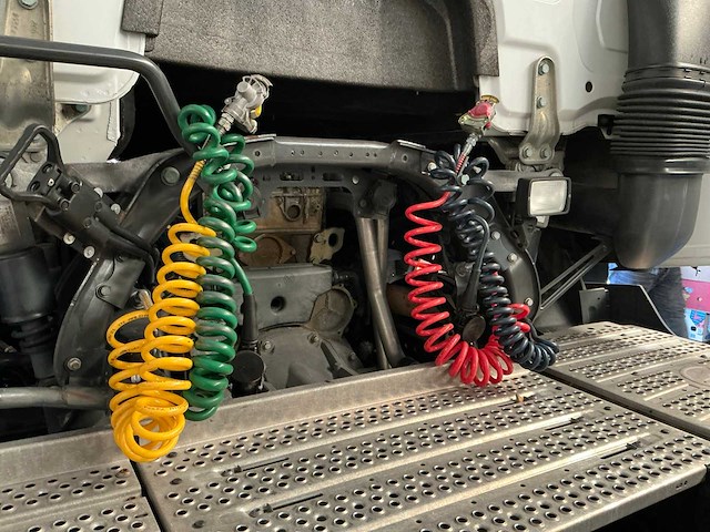 2017 mercedes-benz actros vrachtwagen - afbeelding 11 van  37