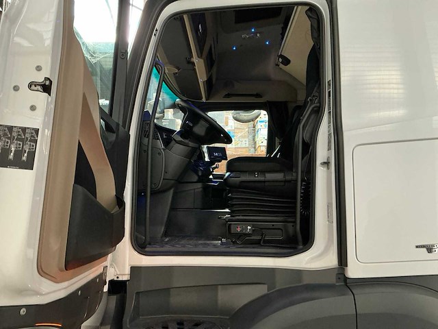 2017 mercedes-benz actros vrachtwagen - afbeelding 13 van  37