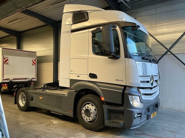 2017 mercedes-benz actros vrachtwagen - afbeelding 35 van  37