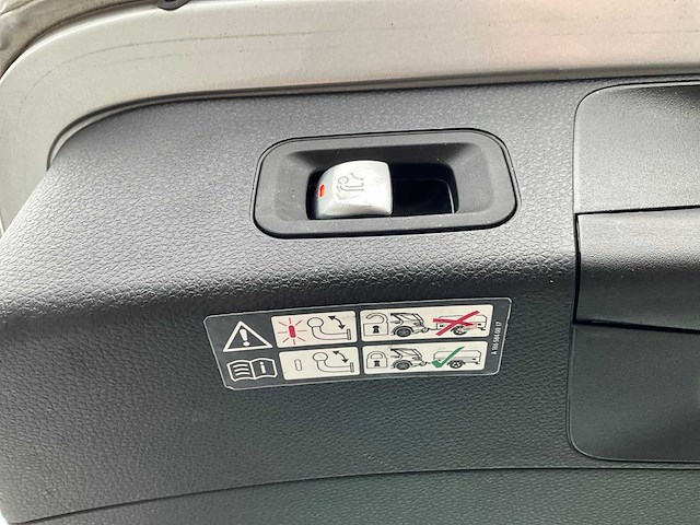 2017 mercedes-benz c-klasse c 180 d t bluetec avantgarde personenauto - afbeelding 27 van  41