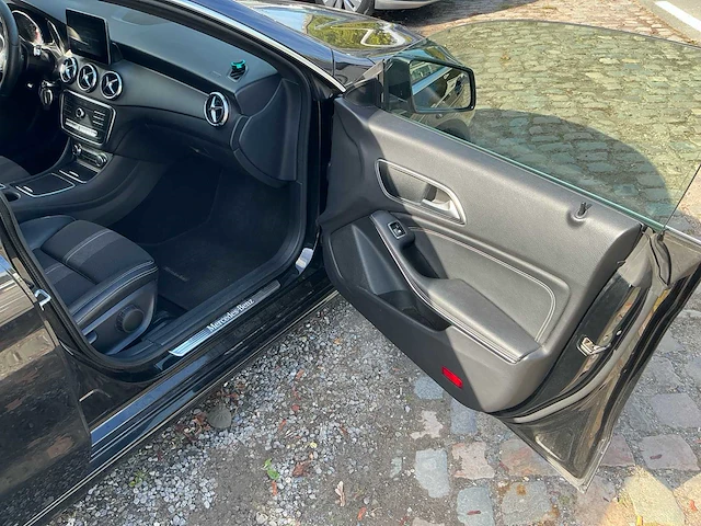 2017 mercedes-benz cla 180 personenauto - afbeelding 8 van  33