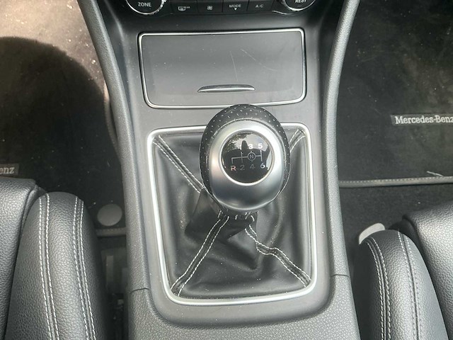 2017 mercedes-benz cla 200d 245g - afbeelding 15 van  35