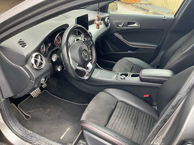 2017 mercedes-benz station wagen gla180 personenauto - afbeelding 14 van  14