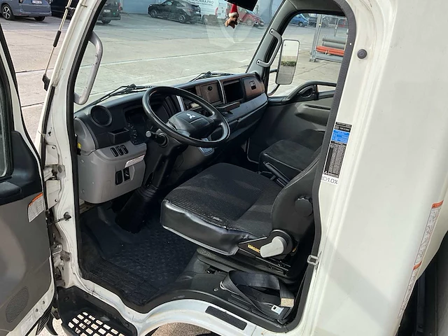 2017 mitsubishi fuso canter vrachtwagen - afbeelding 18 van  46