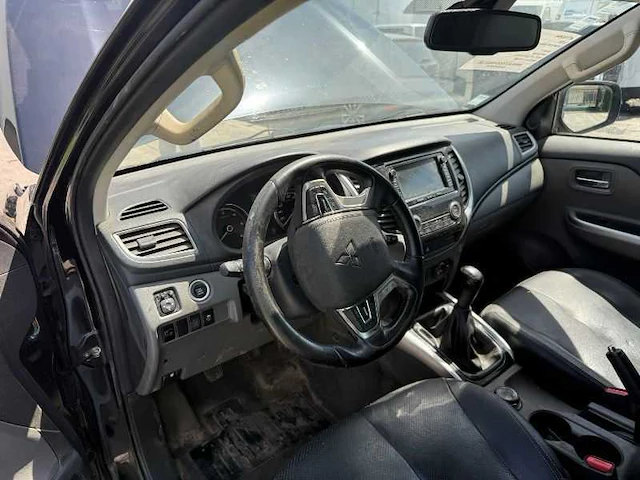 2017 mitsubishi l200 dubbele cabine 2.4 di wagen - afbeelding 28 van  30