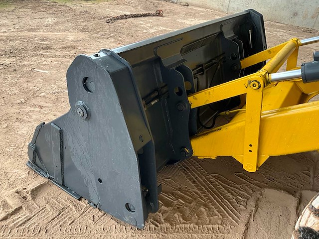 2017 new holland b80b-ss graaf laadcombinatie - afbeelding 2 van  36
