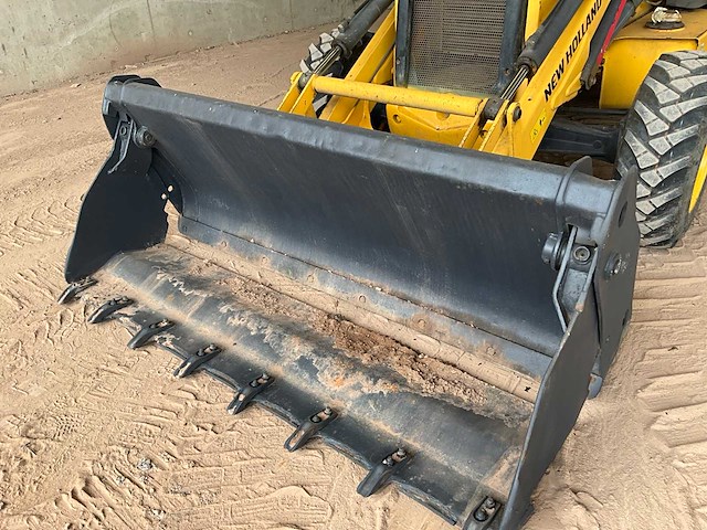 2017 new holland b80b-ss graaflaadcombinatie - afbeelding 4 van  19