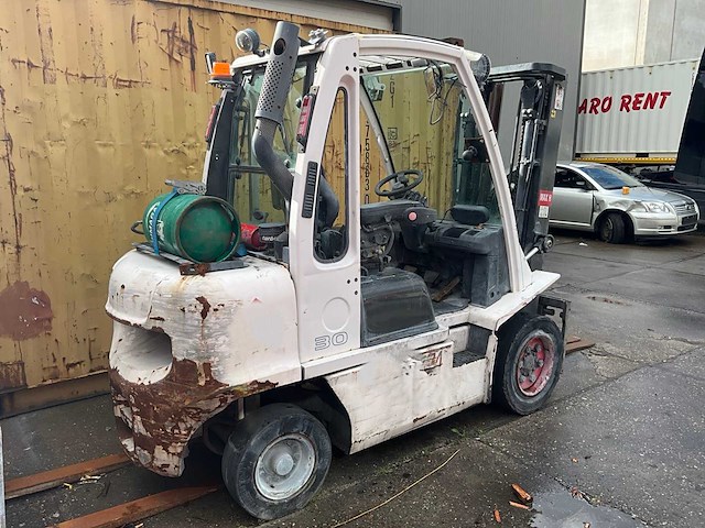 2017 nissan ug1d2a30lq vorkheftruck (68031-474) - afbeelding 1 van  4